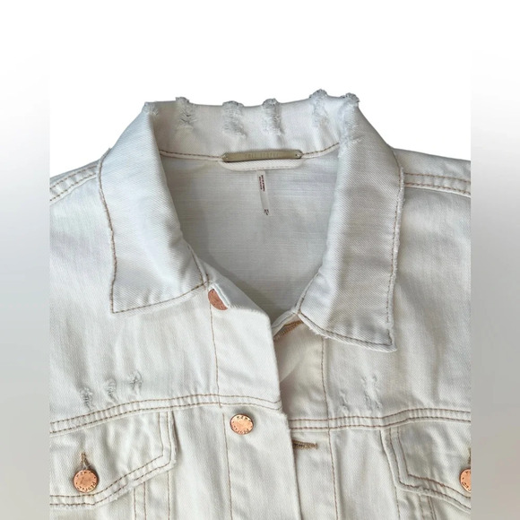 Free People Off White Denim Trucker Boyfriend Distressed Oversized Jacket XS - Picture 9 of 12